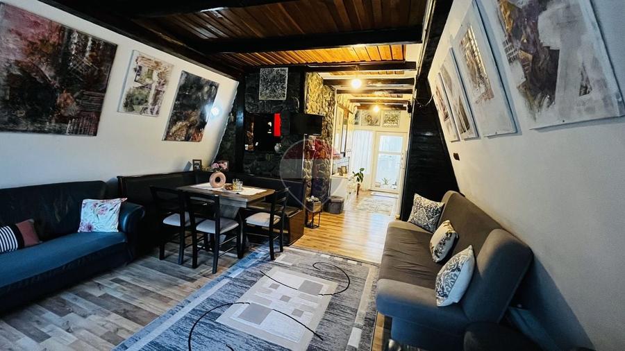 Casă individuală cu 4 camere cu Teren 959 Mp în Lăzăreni