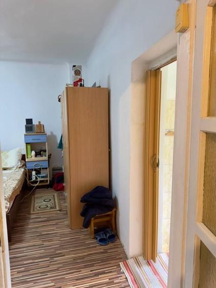 Casă individuală cu 3 camere cu Canalizare în Giulești