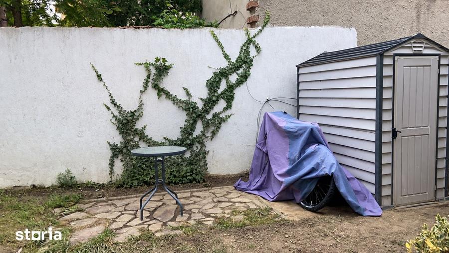 Garsonieră decomandată în Schei