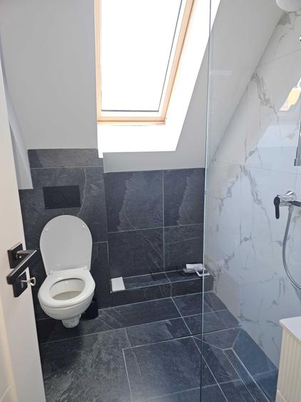Apartament cu 3 camere decomandat în Exterior Vest