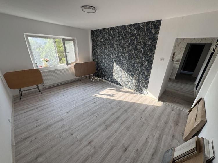 Apartament 3 camere zona Cet