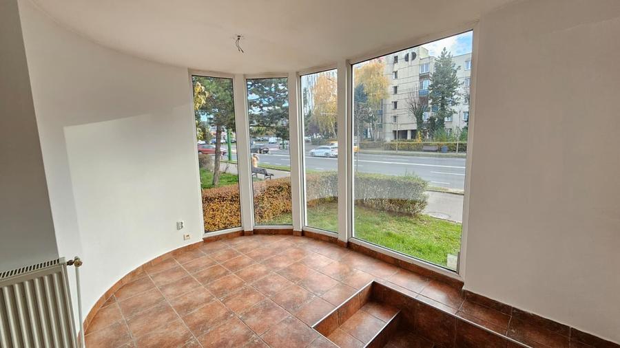 Spatiu comercial Centrul Civic -AFI ,acces stradal,1000 Euro - 3