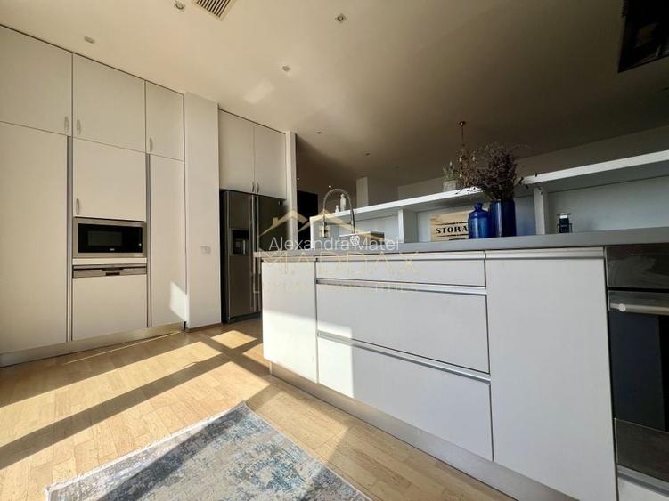 Apartament cu 4 camere circular, mobilat în Iancu Nicolae