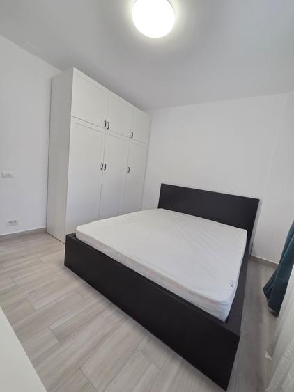 Titulescu, Piata Victoriei, Dr. Felix - 5