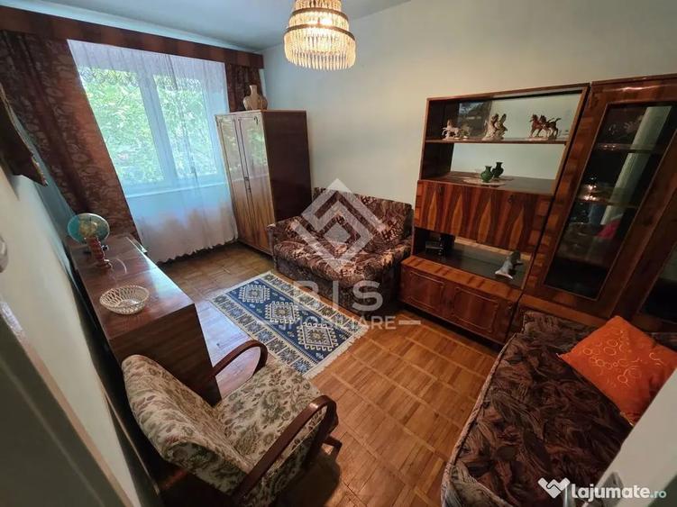 Apartament cu 3 camere decomandat în Central