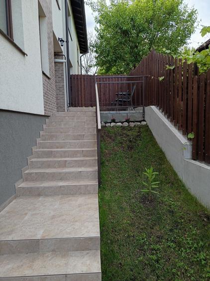 Casă cu 4 camere cu Teren 200 Mp în Dâmbul Rotund