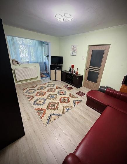 Vand apartament 2 camere complet mobilat si utilat, semidecomandat, 48,3 mp utili, etaj 2 - 2