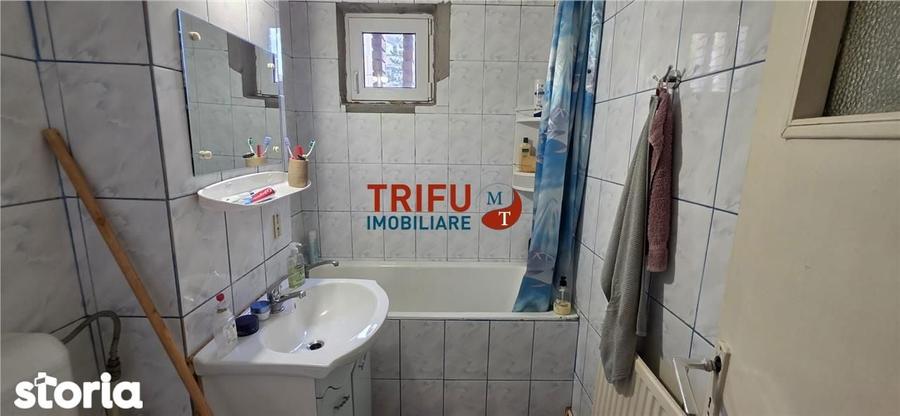 Apartament de vanzare 3 camere etaj 1 - 7
