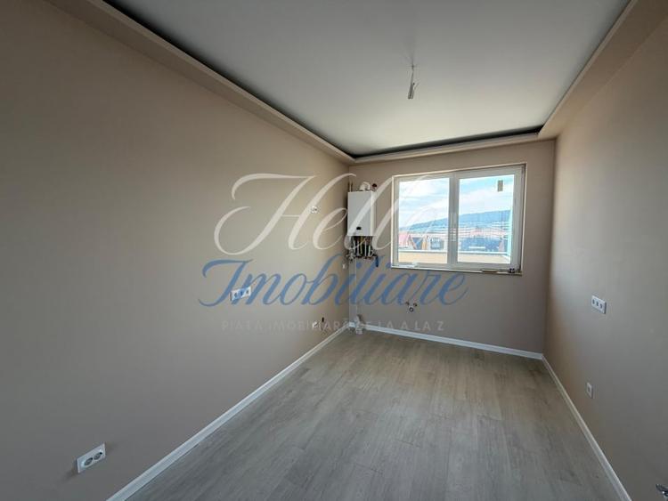 Penthouse cu 3 camere semidecomandat în Florești