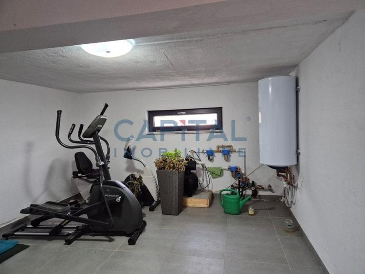 Casa ultrafinisata, garaj, panouri fotovoltaice - 19