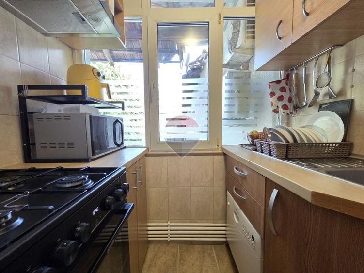 Apartament cu 3 camere decomandat, mobilat în Ultracentral