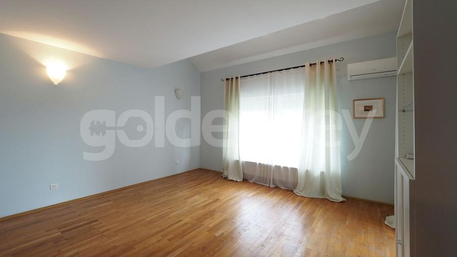 Vila cocheta in cartier rezidential cu piscina comuna, garaj - 10