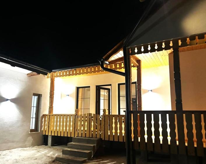 Casa de  vis la tara - vedere panoramica - living 60 mp - in inima  Cacicai - 7