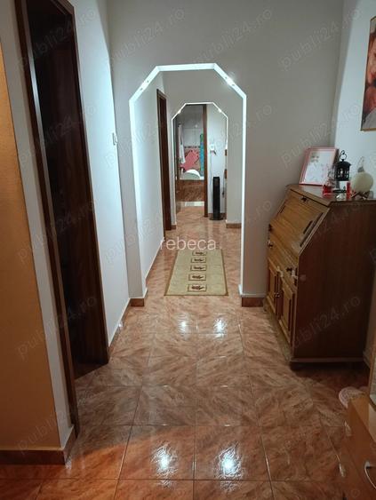 Apartament cu 3 camere decomandate de vanzare Zona Soarelui, direct de la proprietar! .Pre? 125.000 Apartament cu 3 camere decomandate de vanzare Zona Soarelui, direct de la proprietar! .Pre? 125.000