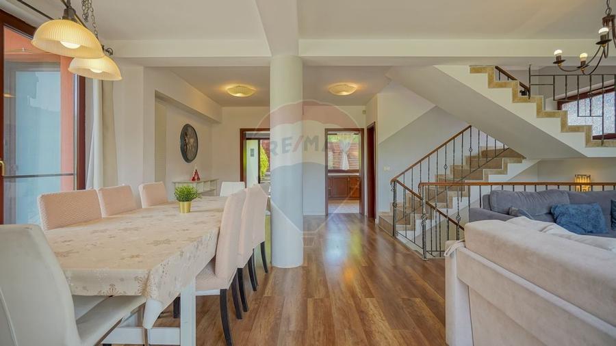 VILA PANORAMICA PE DRUMUL POIENII –PRIVELISTI UNICE ASUPRA BRASOVULUI - 36