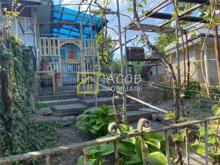 Casa cu 3 camere, Magura, Bacau - 1