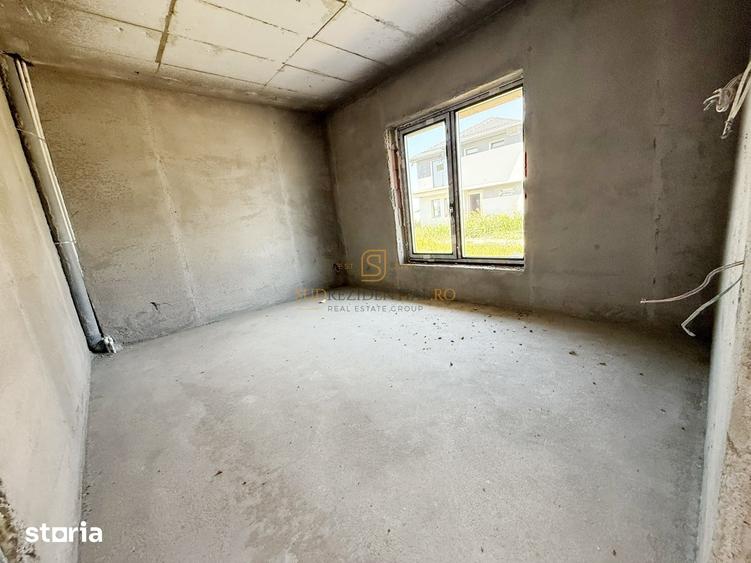 Casă cu 5 camere cu Teren 334 Mp în Vidra
