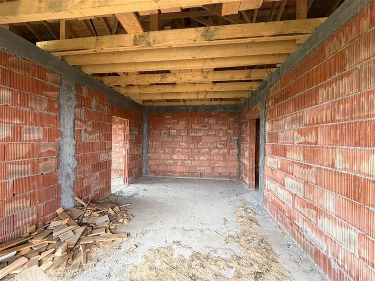 Casa la rosu din caramida de vanzare in comuna Carligele - 5