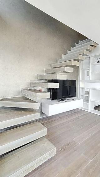 Priveliste Panoramica Spre Oras Si Masivul Tampa - 32