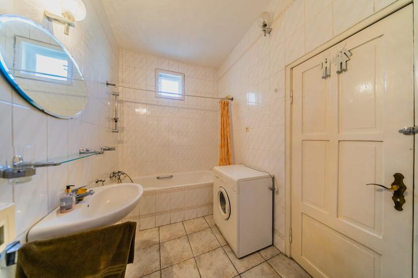 Vilă impunătoare cu arhitectură elvetiană pe 3 nivele - proprietar - 9