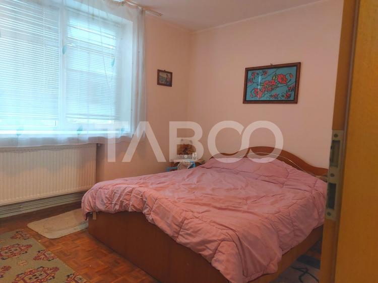Apartament 2 camere decomandate 57 mp balcon bloc cu acoperis Cisnadie - 2