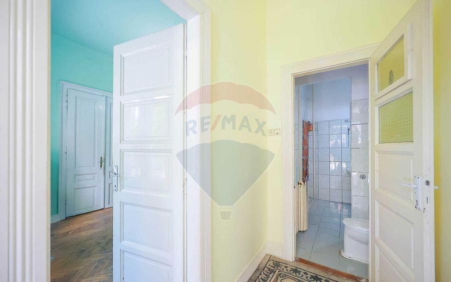 Apartament cu 3 camere de vanzare in zona Ultracentral - 2