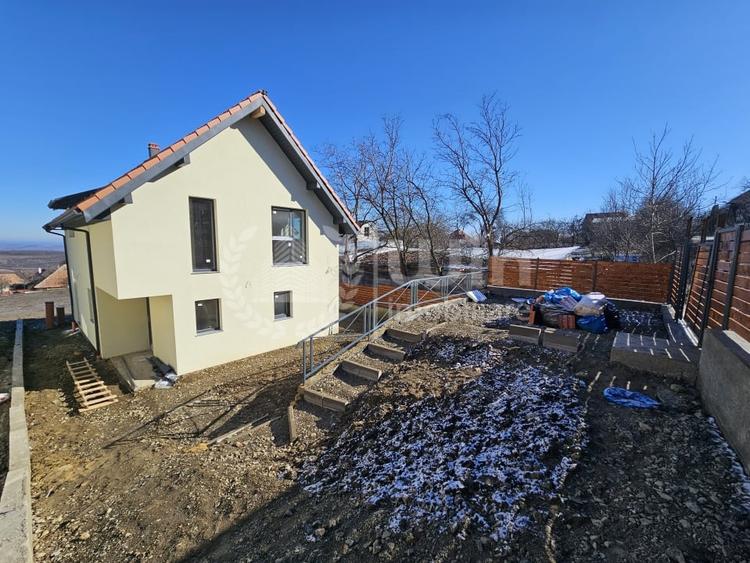 Casa noua cu 4 camere | 127mp utili | 878 mp teren | Sat. Gheorghieni - 2