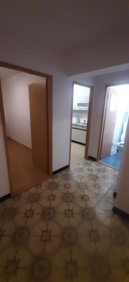 Inchiriez URGENT apartament 4 camere decomandate - 7