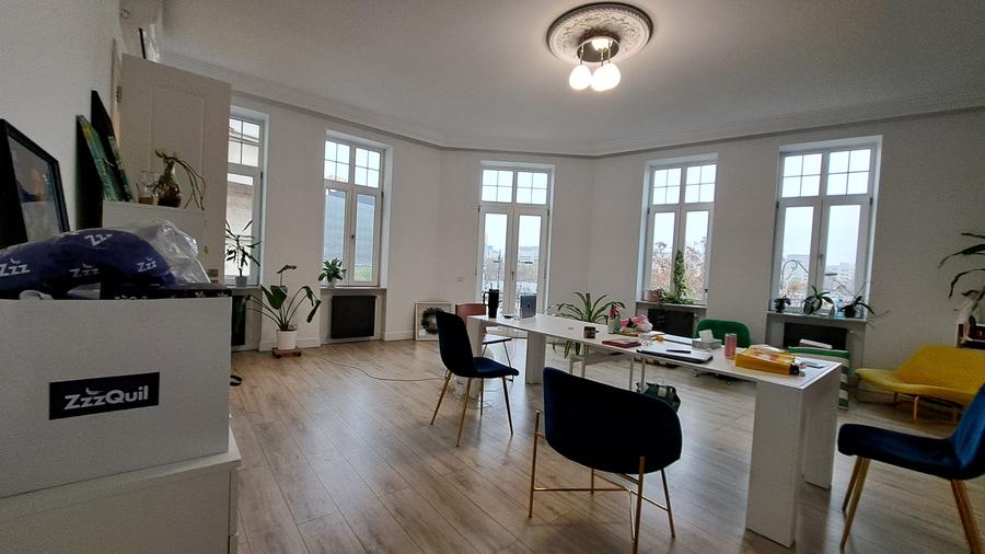 SPATIU BIROU - AMENAJAT LUX - PIATA UNIRII - 1