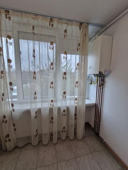 REZERVAT! Garsoniera cu centrala si baie proprie, zona Astra - 6