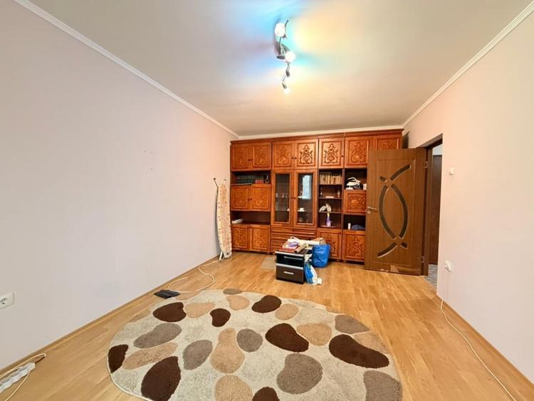 APARTAMENT 4 CAMERE DE VANZARE - 200 M METROU APARATORII PATRIEI - 1