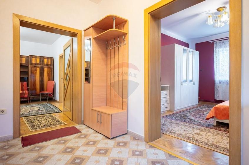 De inchiriat apartament 3 camere la casa, zona Florilor cu parcare - 10