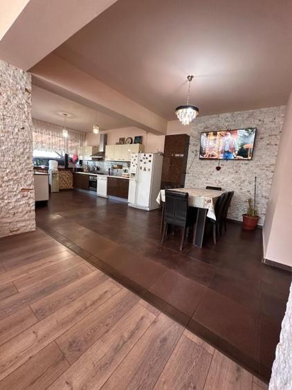 OCAZIE SE VINDE VILA SPATIOASA IN ORASUL PANTELIMON IF APROAPE DE CENTRU - 5