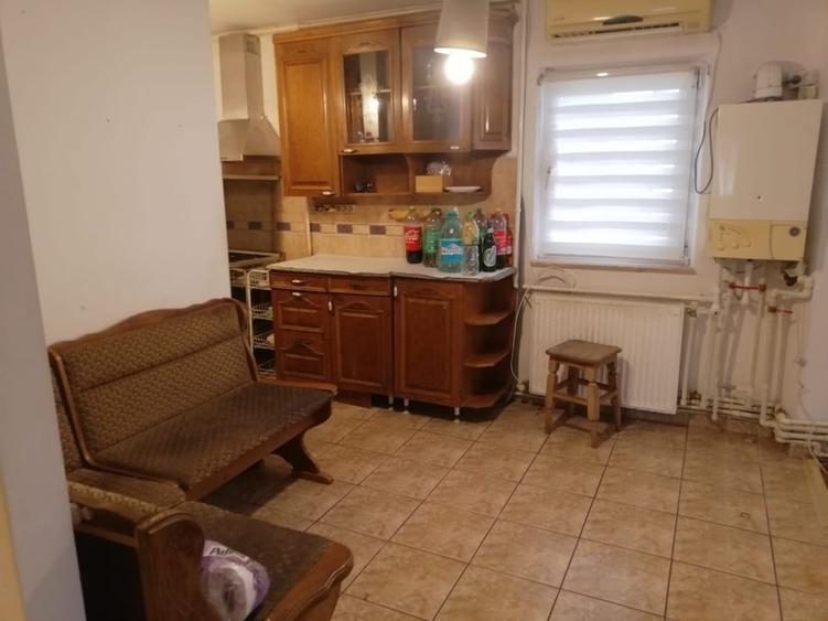 Vand apartament 3 camere cu spatiu generos - 3