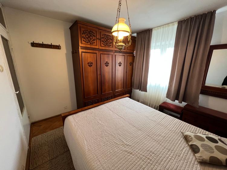 INCHIRIEZ apartament 3 camere decomandat,zona Strand - 2