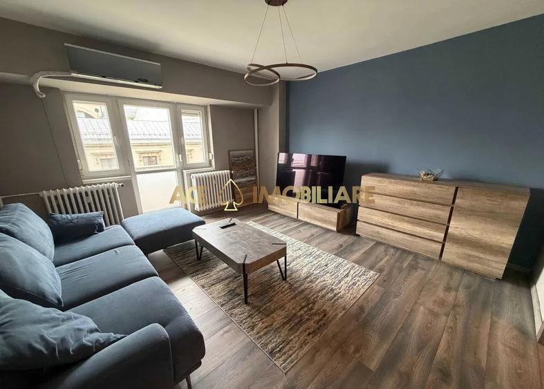 Apartament cu 3 camere decomandat în Unirii