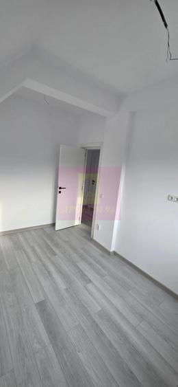 Vila de vanzare cu 4 camere in Brebu - 15