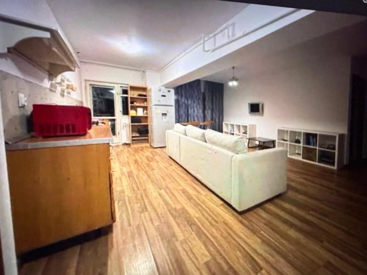 UNIRII,Biblioteca Națională, 3 camere deosebit, 100 mp, etaj 1, terase - 15