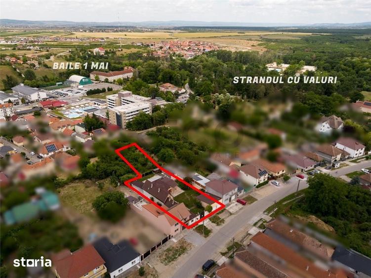 Casă cu 6 camere cu Teren 1397 Mp în Sânmartin