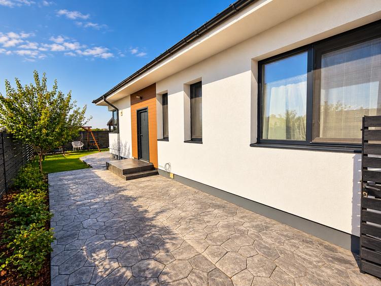Casă cu 4 camere cu Teren 350 Mp în Tunari