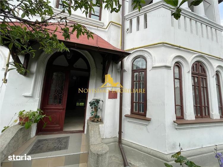 Casă cu 5 camere cu Teren 200 Mp în Central