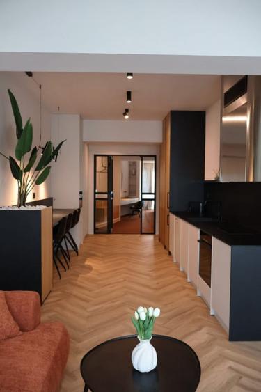 Apartament cu 2 camere decomandat în Central