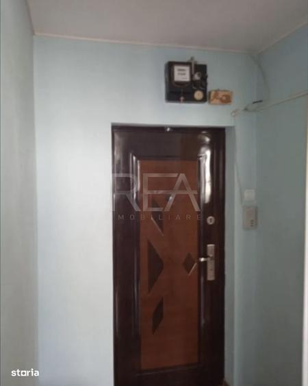 Apartament cu 3 camere semidecomandat în Drumul Taberei