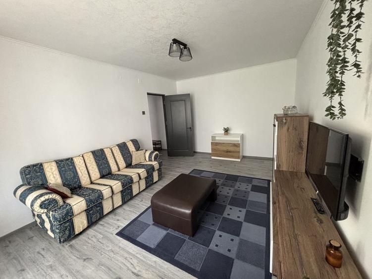 Apartament cu 2 camere decomandat în Precista