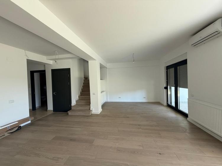 Casă individuală cu 5 camere cu Teren 290 Mp în Voluntari