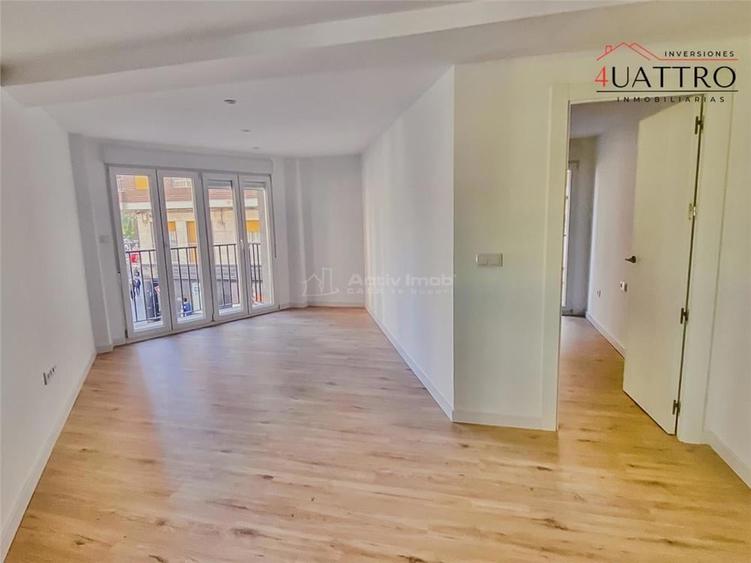Apartament cu 4 camere decomandat în Central