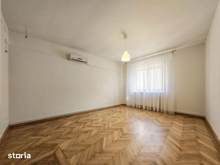 Apartament cu 3 camere, mobilat în Victoriei