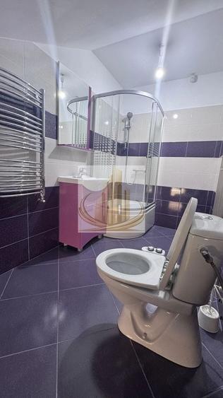 Casă individuală cu 8 camere cu Canalizare în Săcălaz