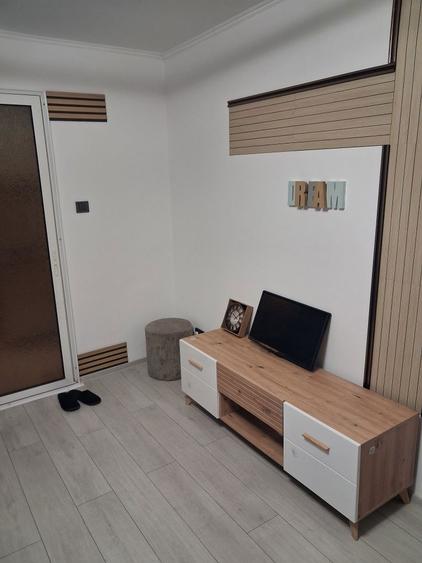 Garsonieră decomandată în Valu lui Traian