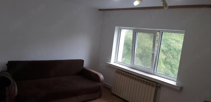 Apartament cu 3 camere decomandat în Exterior Vest
